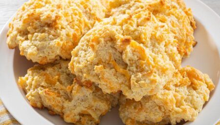 Red Lobster Cheddar Biscuits