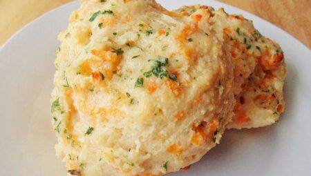 Cheddar Bay Biscuits