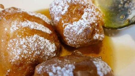 Pisang Goreng (Indonesian Banana Fritters)
