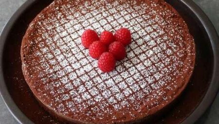 Torta Caprese (Italian Flourless Chocolate Torte)